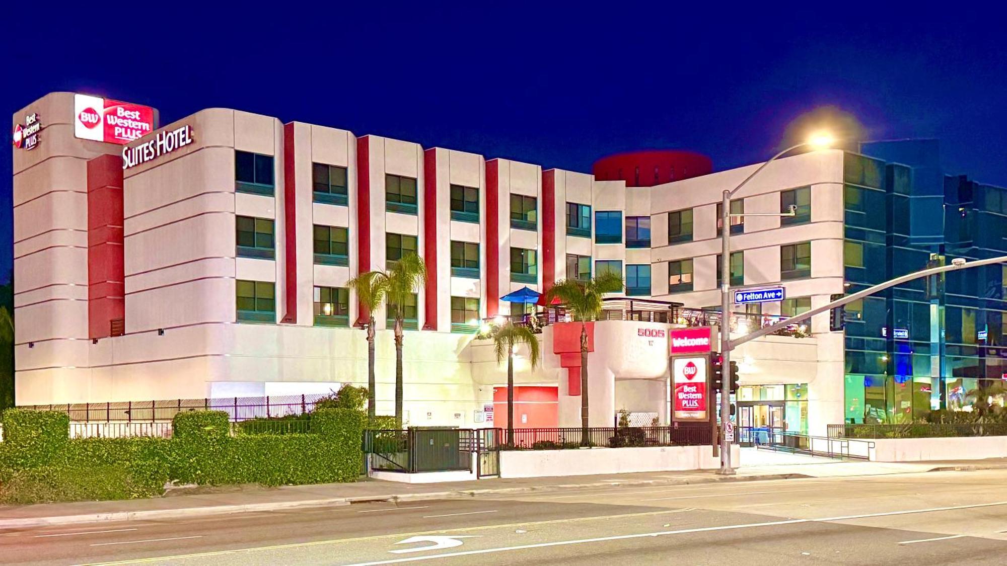 Western - Angeles Lax Airport